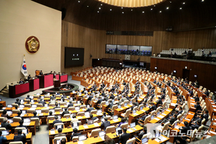 ‘김건희 특검법’ 본회의 통과, 재석 191인 찬성...국민의힘 퇴장